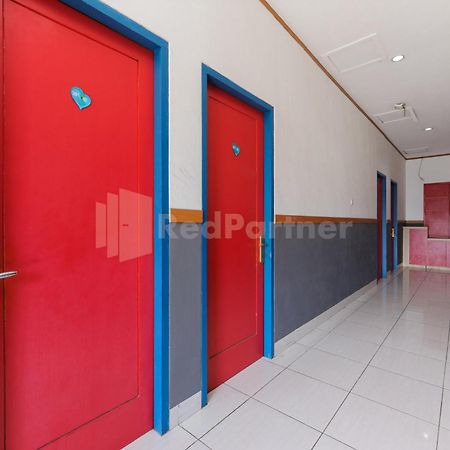 Ian Hotel Jaksa Mitra Reddoorz Jakarta Ngoại thất bức ảnh