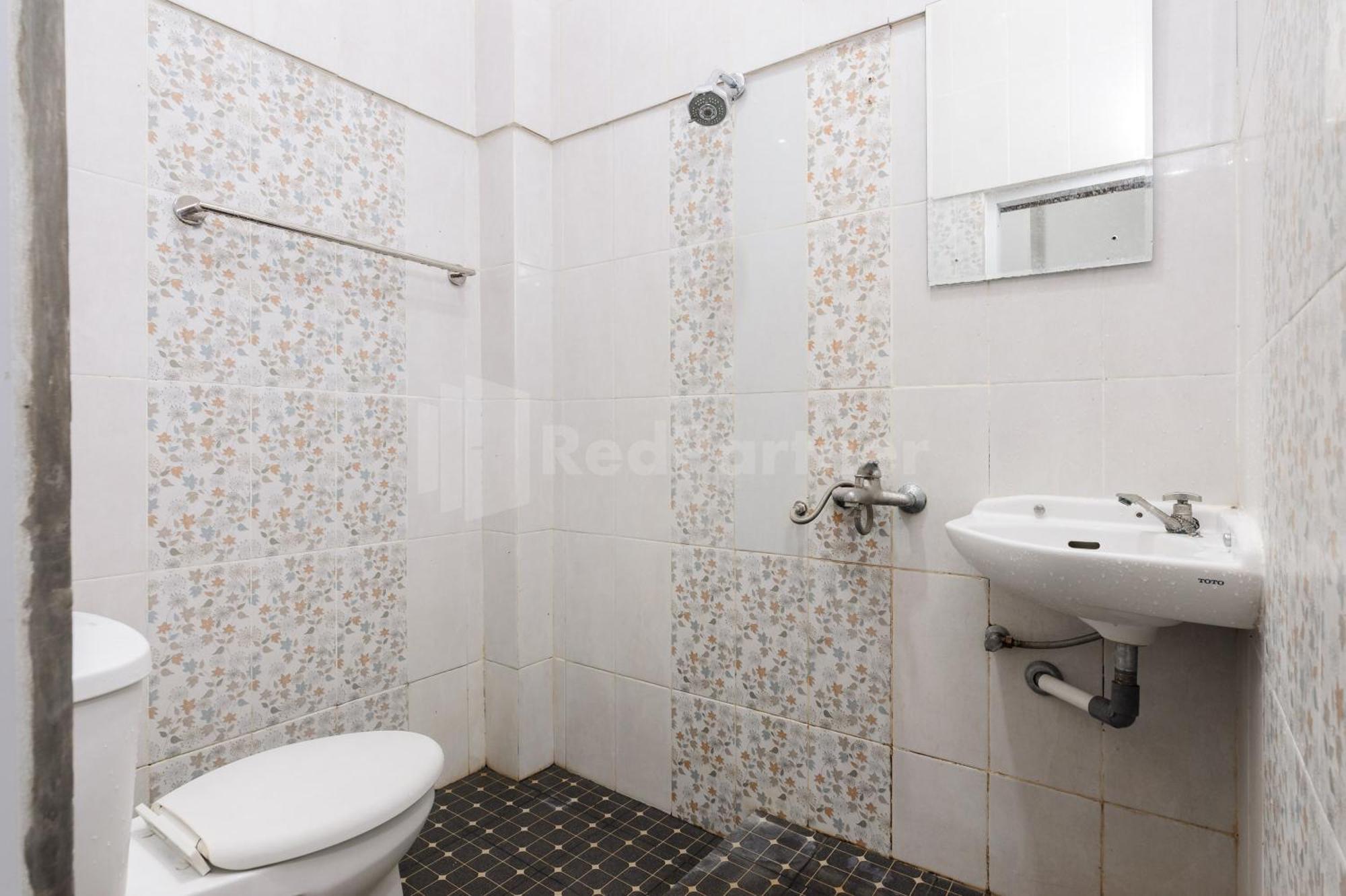 Ian Hotel Jaksa Mitra Reddoorz Jakarta Ngoại thất bức ảnh