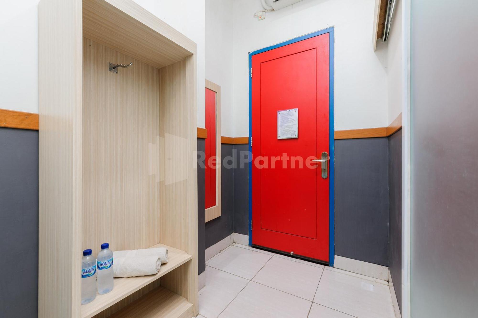 Ian Hotel Jaksa Mitra Reddoorz Jakarta Ngoại thất bức ảnh