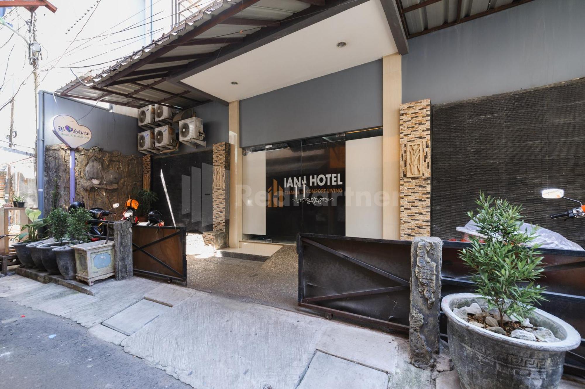 Ian Hotel Jaksa Mitra Reddoorz Jakarta Ngoại thất bức ảnh